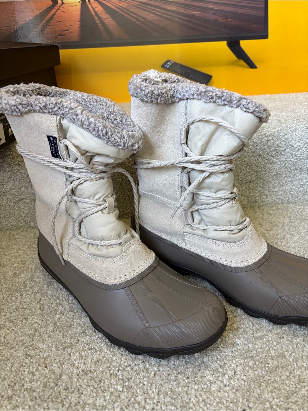 Sperry Women's Two-Tone Winter Boots in Cream and Brown